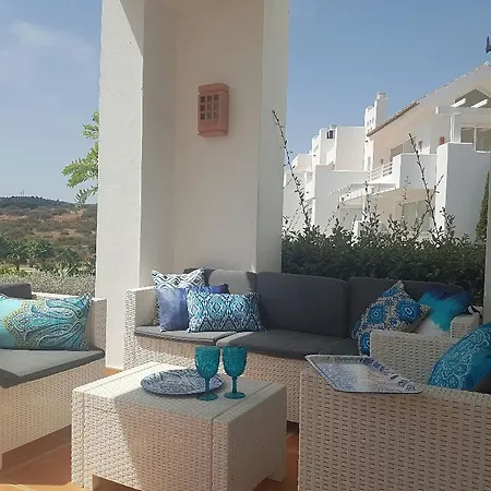 Alcazaba Lagoon Apartment *
