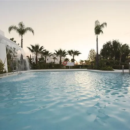 Alcazaba Lagoon