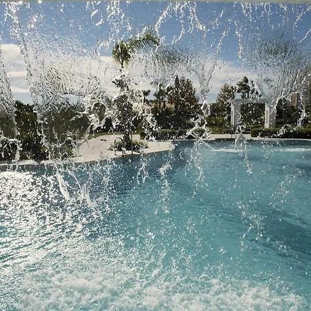 Alcazaba Lagoon